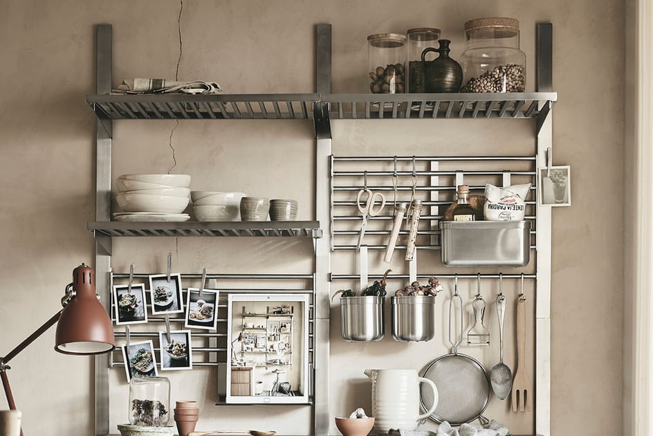 Un ensemble de rangement &agrave; accrocher au mur