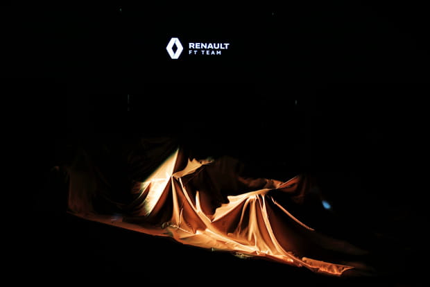 Cérémonie à Enstone