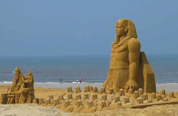 Sculptures sur sable