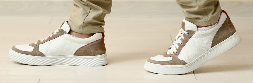 Sans vinaigre, ni bicarbonate - ce produit &agrave; deux euros est id&eacute;al pour nettoyer des chaussures sans effort