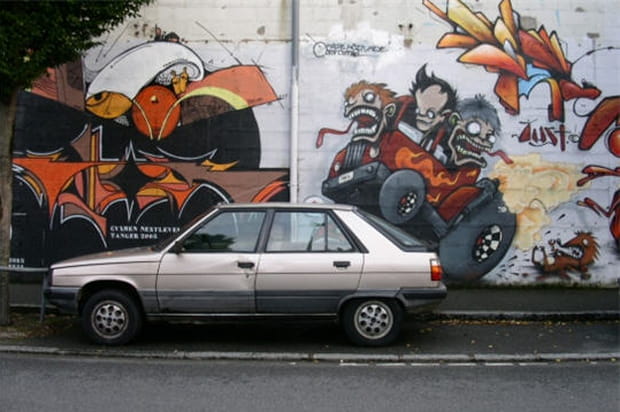 Duel d'autos à nantes