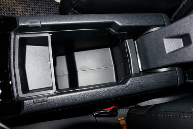 Plusieurs emplacements pour ranger ses affaires