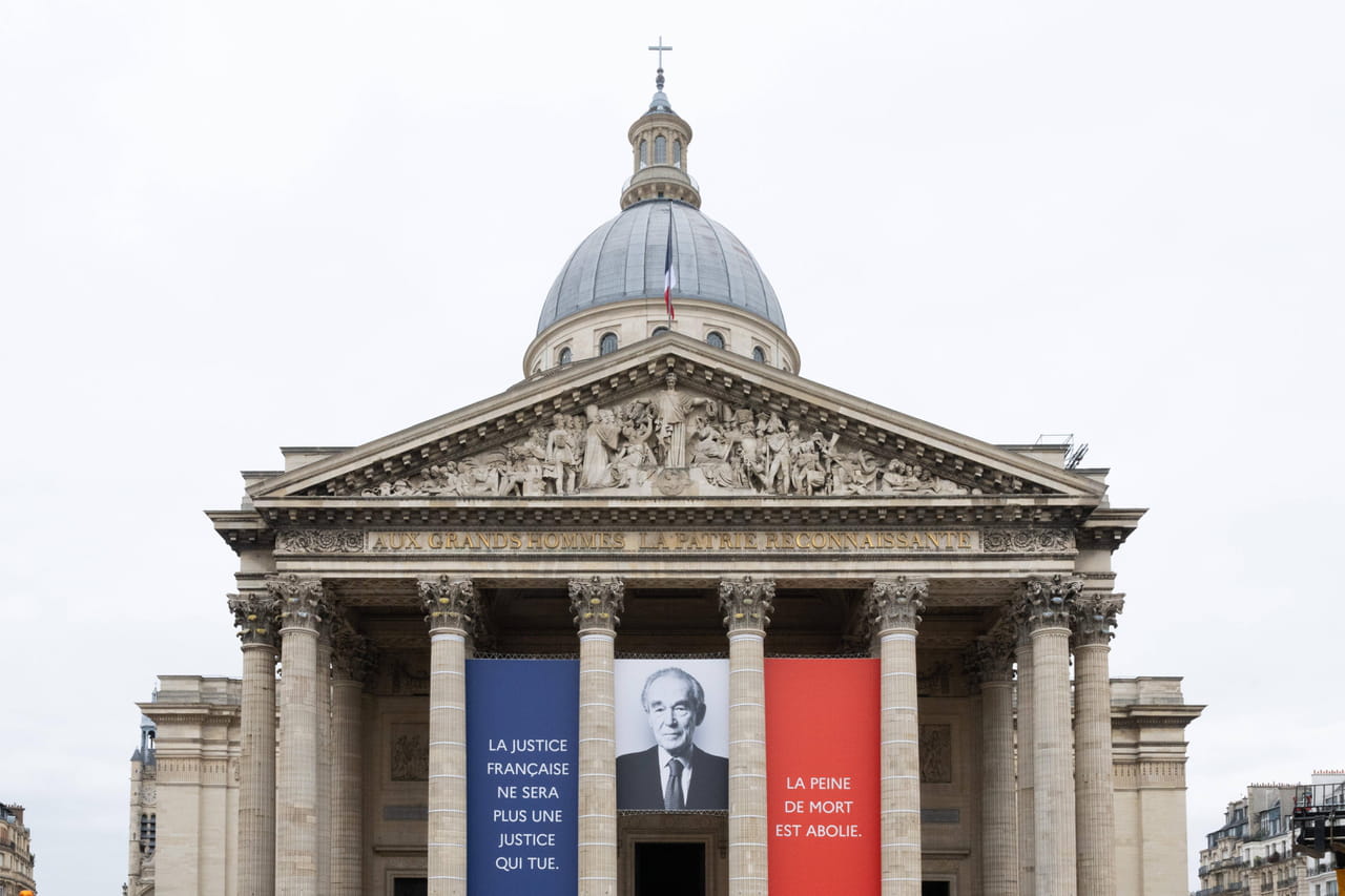 Panthéonisation de Robert Badinter, en direct : le caveau choisi par Emmanuel Macron est très symbolique