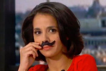 Zapping : Sophia Aram tente la moustache