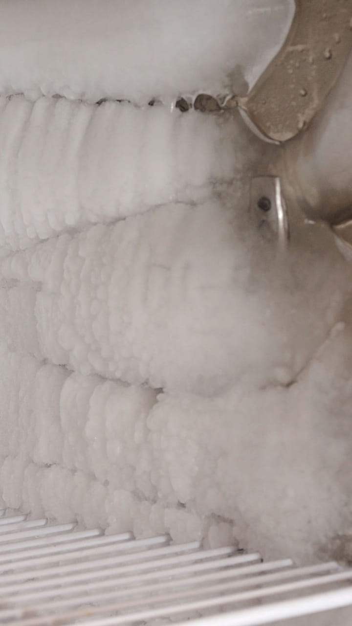 Pourquoi mon réfrigérateur fait il de la glace ? Pourquoi mon réfrigérateur fait il de la glace ?