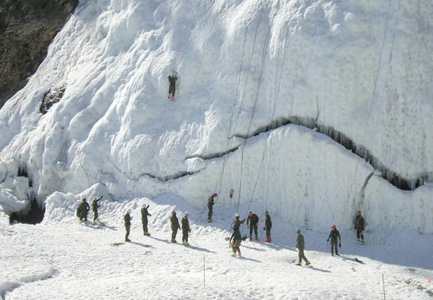 Escalade d'un glacier