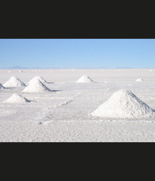 Tas de sel sur le Salar de Uyuni