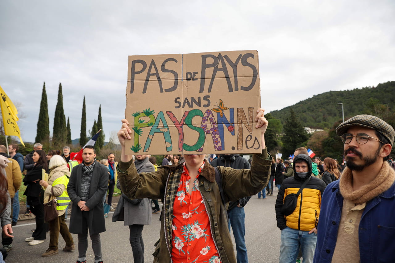 Mobilisation des agriculteurs : quelques blocages toujours en cours, malgré l'appel à la "trêve" pour Noël