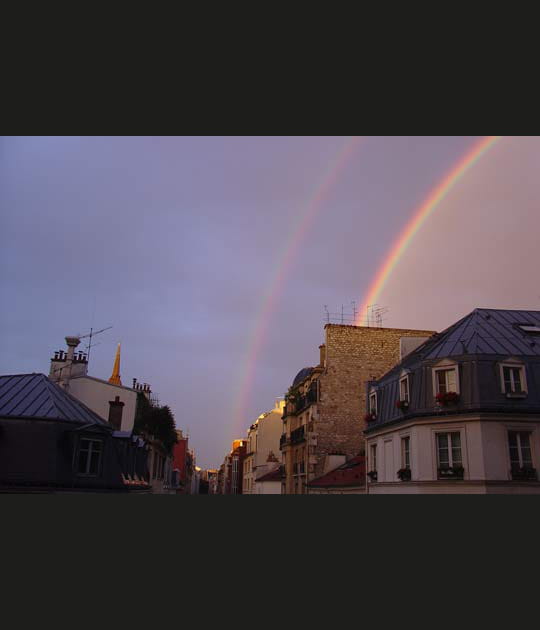 Un double arc-en-ciel au-dessus de Paris