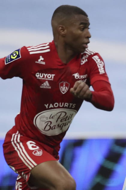 Brest&nbsp;: Jean  Lucas, avec 100&nbsp;000&nbsp;euros par mois