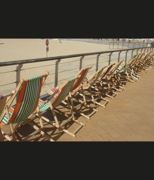 Chaises longues cherchent occupants