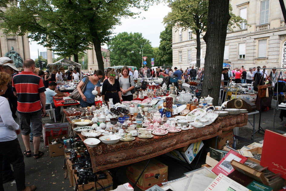 Aller au march&eacute; aux Puces, Strasse des 17. Juni