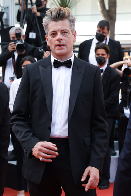 Benjamin Biolay classe lors de la mont&eacute;e des marches du film France