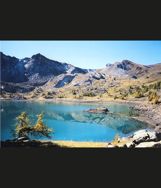 L'eau limpide du massif des Alpes