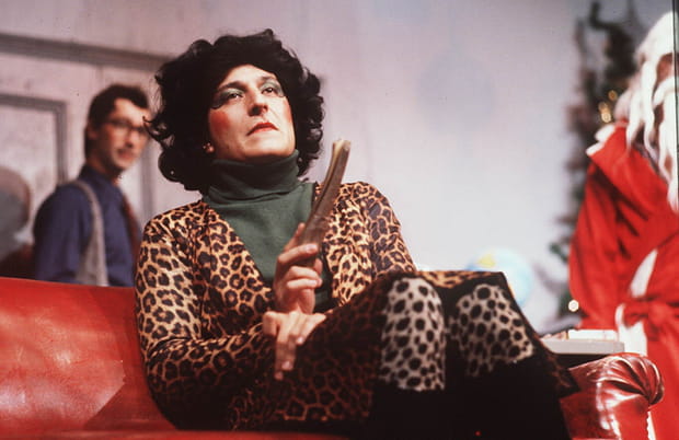 Incroyable en Katia dans Le père Noël est une ordure