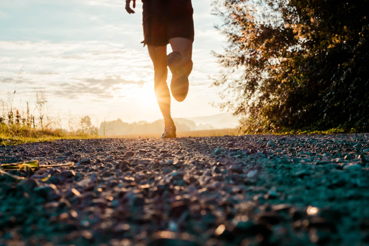Je suis physiothérapeute du sport et voici la première chose à faire avant de courir