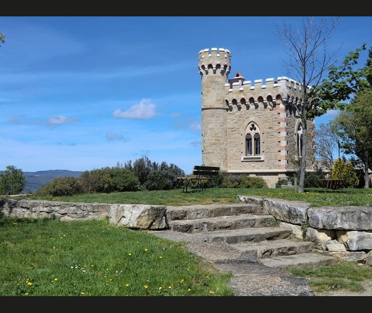 L'enigmatique abb&eacute; Sauni&egrave;re de Rennes-le-Ch&acirc;teau