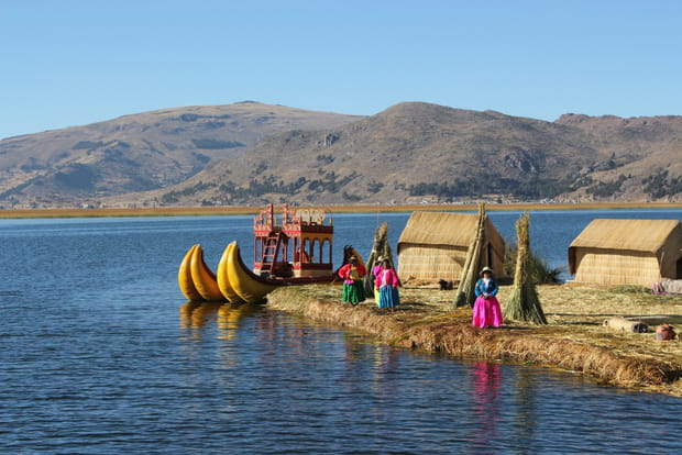 Le lac Titicaca entre la Bolivie et le Pérou