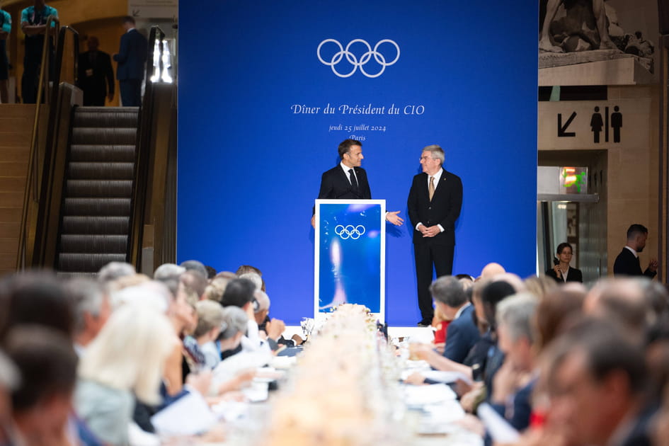 Emmanuel Macron prononce un discours
