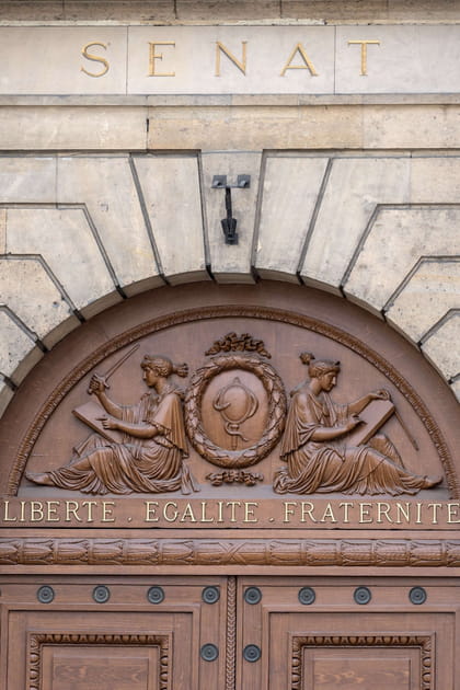 L'heure d'&eacute;t&eacute; permanente a-t-elle d&eacute;j&agrave; &eacute;t&eacute; envisag&eacute;e par le pass&eacute;&nbsp;?