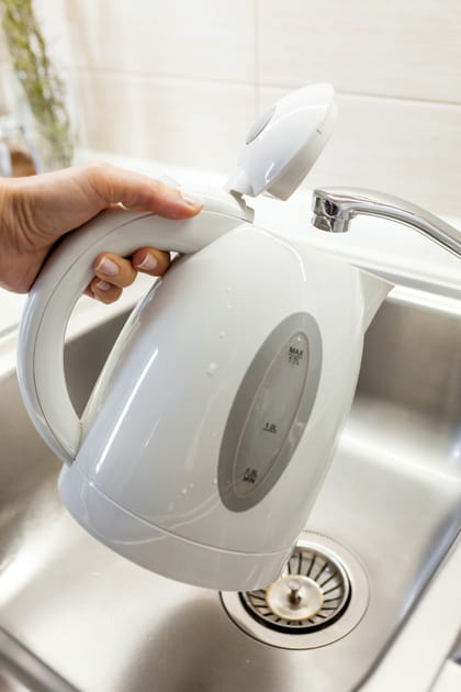 Le secret de pro pour d&eacute;boucher une douche gratuitement et sans effort