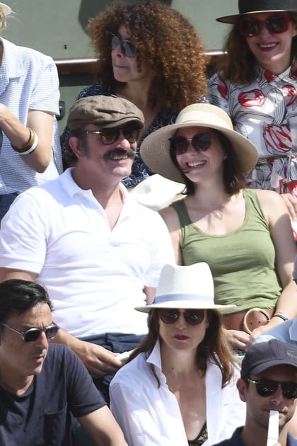 Jean Dujardin, moustachu et amoureux au bras de Nathalie P&eacute;chalat
