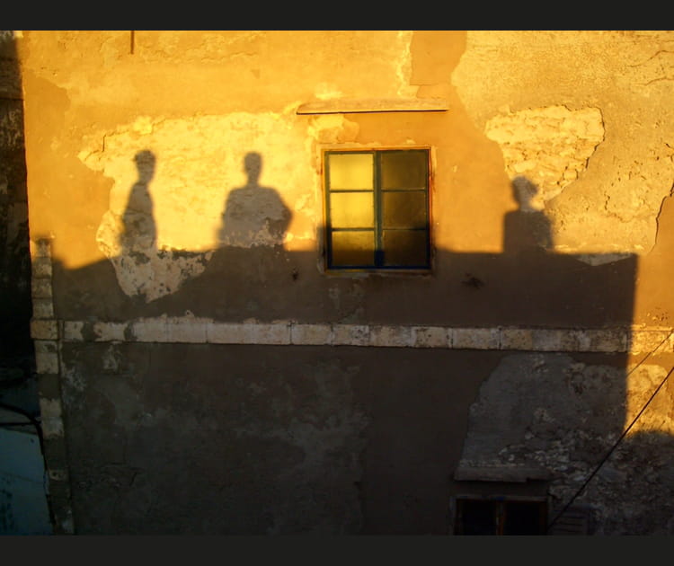 Regards sur un mur