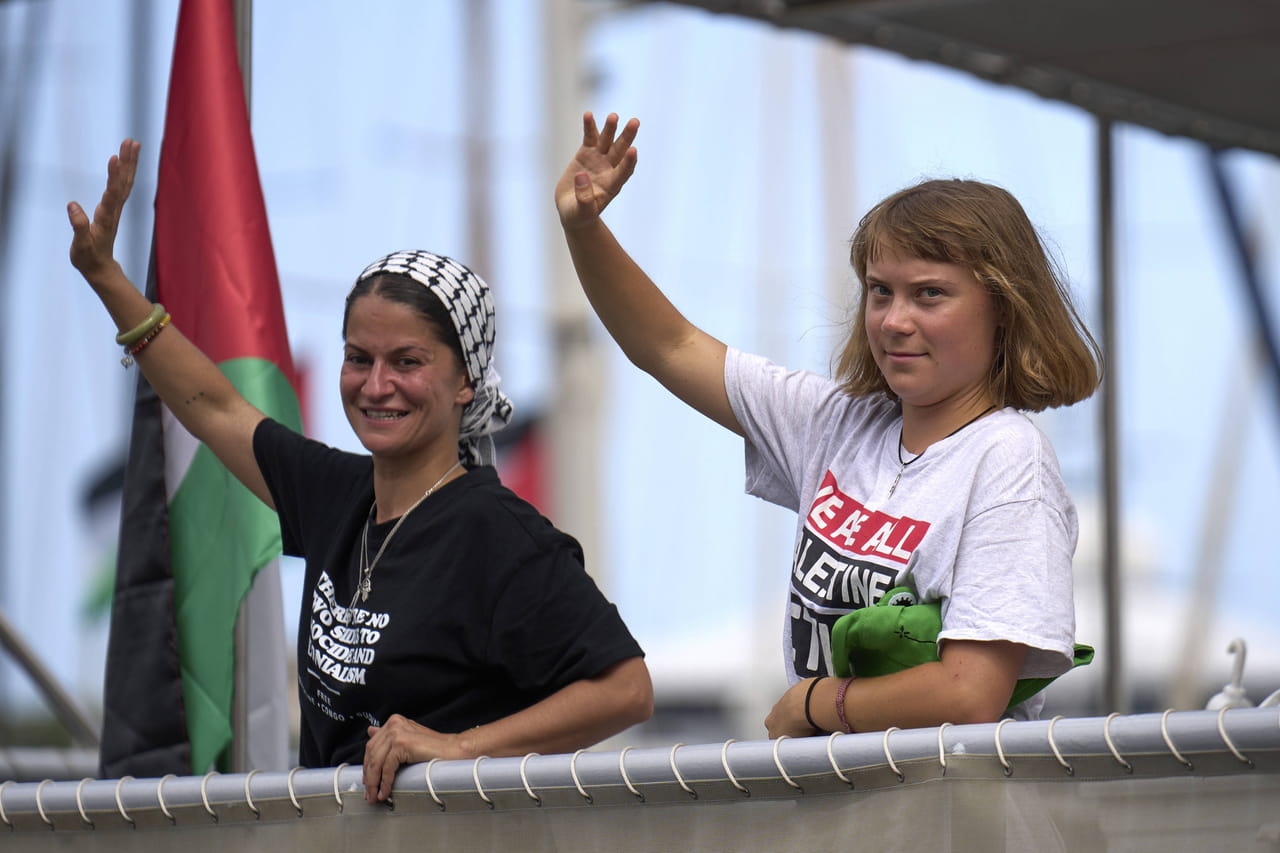 Flottille pour Gaza : beaucoup de personnalités, et même un chroniqueur de Cyril Hanouna