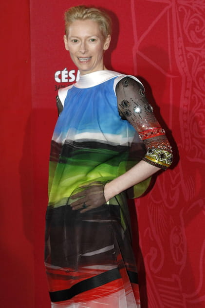 Tilda Swinton nous en fait voir de toutes les couleurs