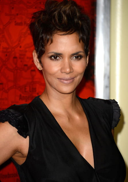 8e - Halle Berry