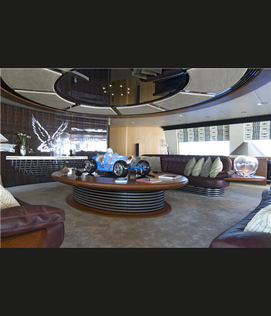 Une bugatti dans le salon