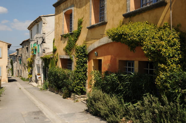 3e : Ménerbes dans le Vaucluse