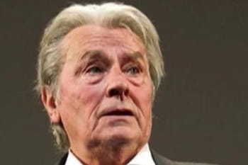 Zapping TV : le soutien d'Alain Delon au Front National
