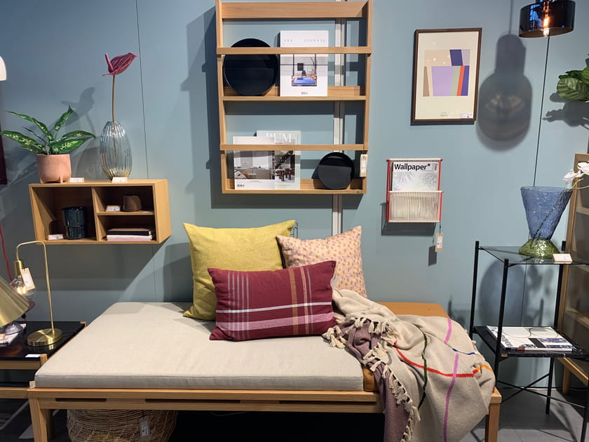 Un coin banquette cosy dans le salon