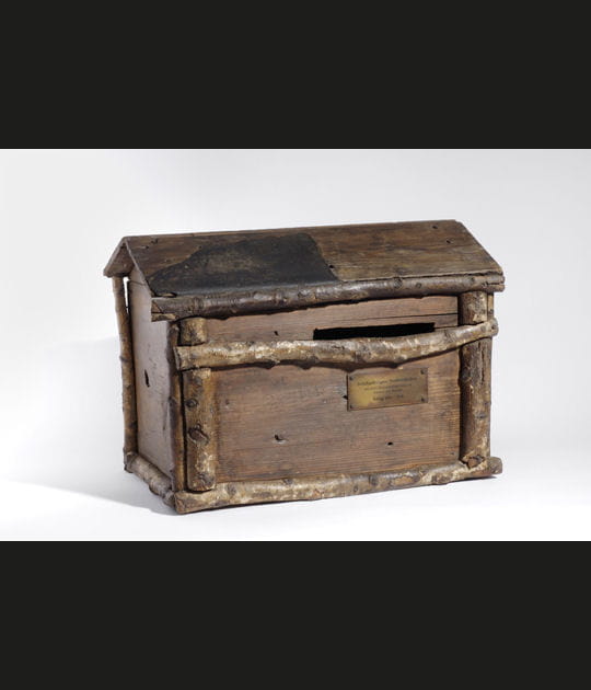 Bo&icirc;te aux lettres dans les tranch&eacute;es