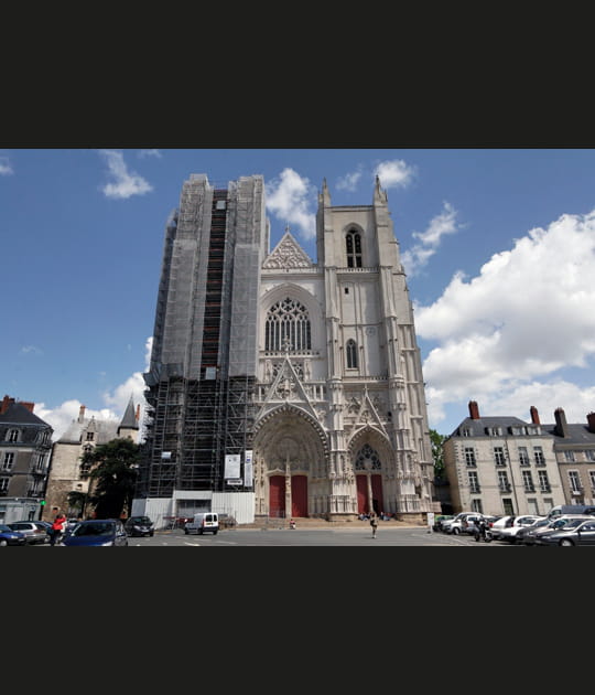Imposante malgr&eacute; les travaux