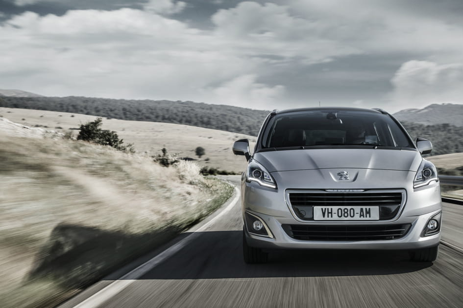 Peugeot 5008 : 375 euros