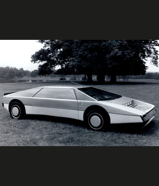 Aston Martin Bulldog