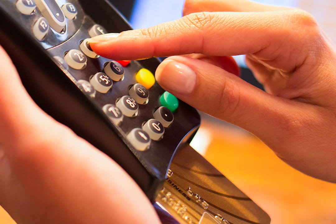 Un commerçant peut me refuser le paiement avec certains types de carte vrai ou faux