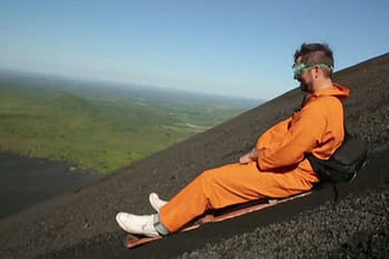 Les Nouveaux Explorateurs : de la luge sur un volcan !