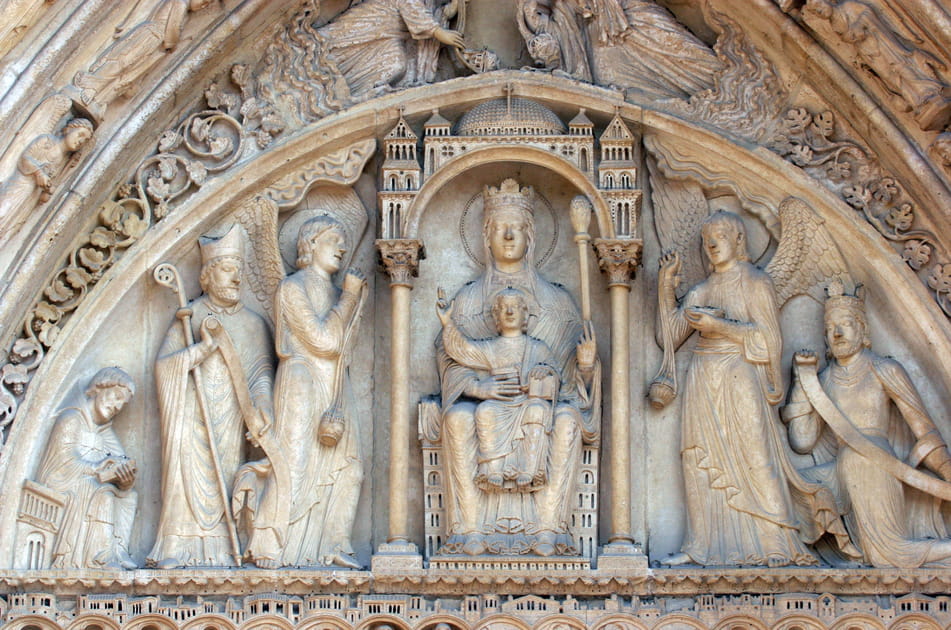 Portail du couronnement de la Vierge