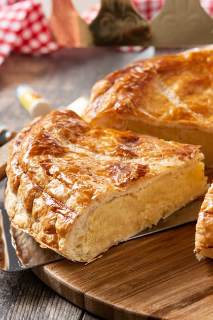 Servir ti&egrave;de la galette des rois