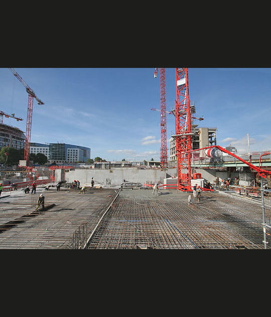 Une tour de 100&nbsp;m&egrave;tres de haut