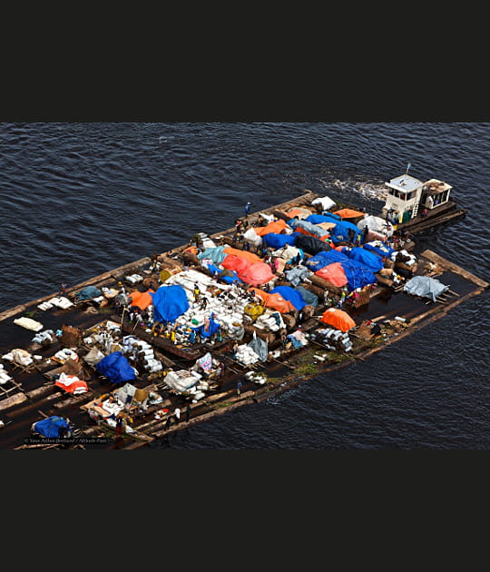 Les barges du fleuve Congo