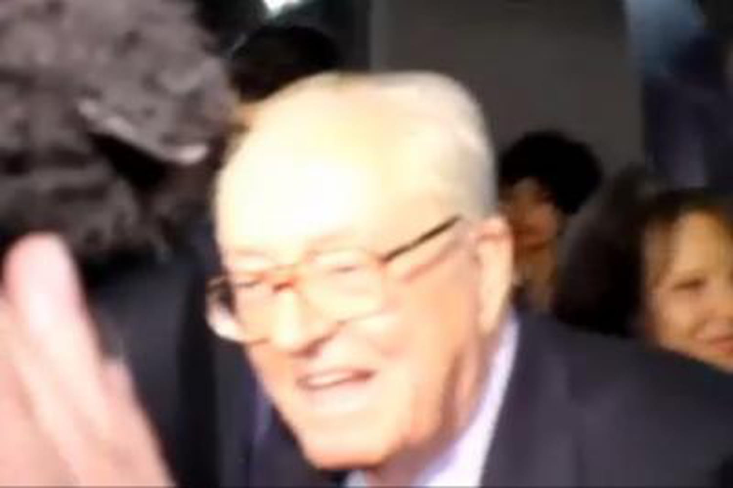 Jean-Marie Le Pen : une chute et un hématome sous l'oeil