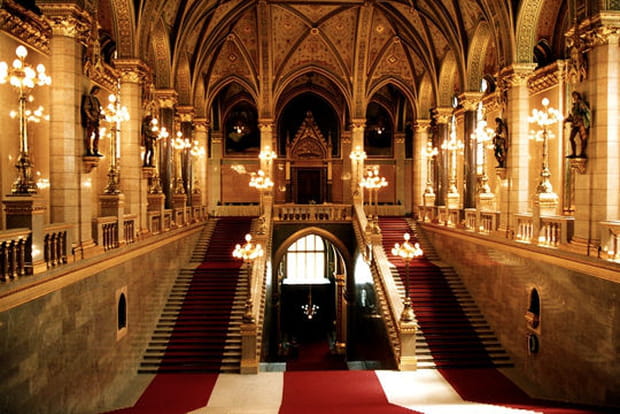 Dans les murs du parlement