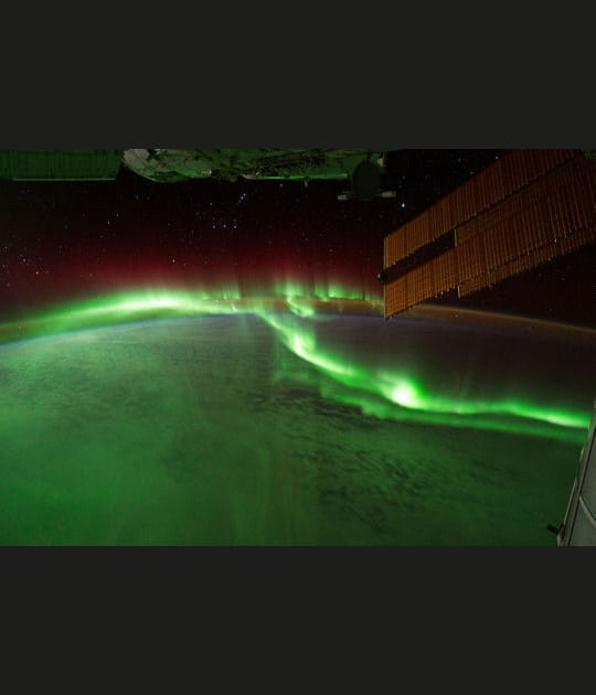 Aurores bor&eacute;ales vues de l'espace