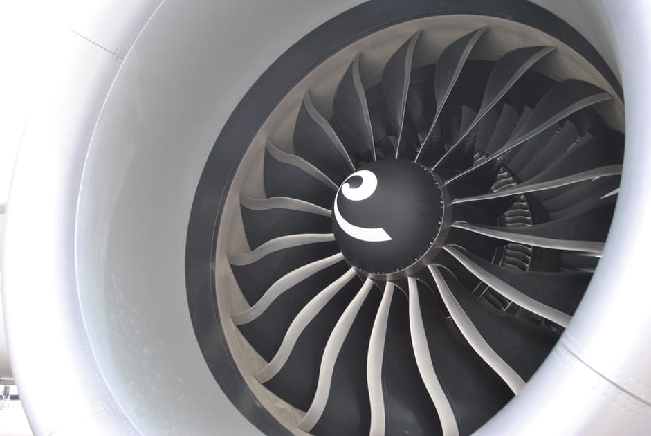 Deux moteurs Rolls-Royce pour voler &agrave; 904 km/h