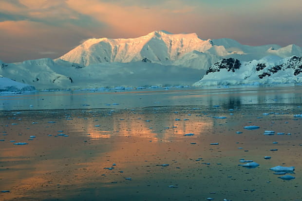 Coucher de soleil sur l'Antarctique