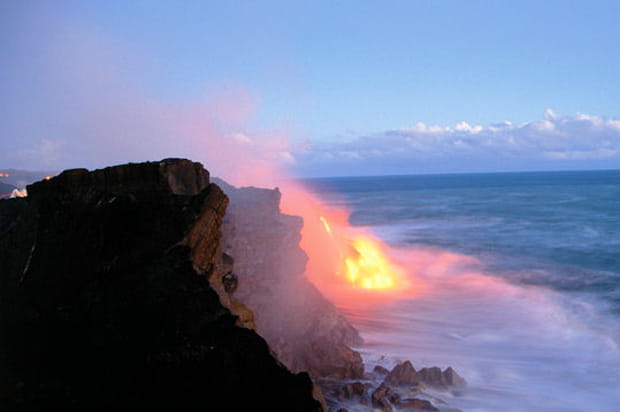 La lave rencontre la mer